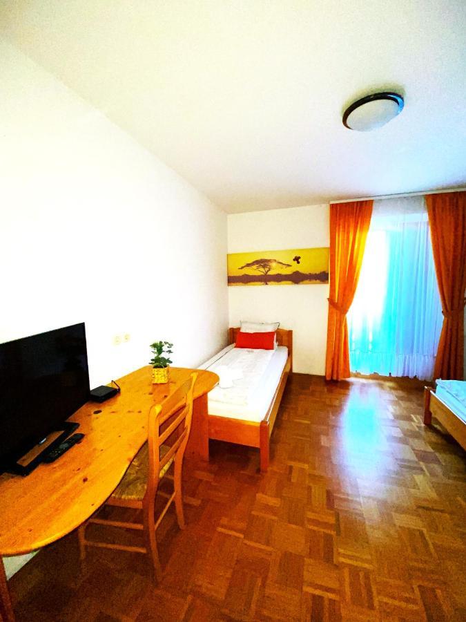 Guesthouse Pri Cebelici Lukovica pri Domžalah Eksteriør billede