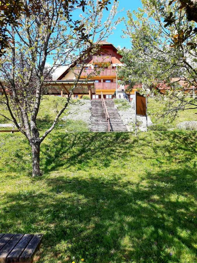 Guesthouse Pri Cebelici Lukovica pri Domžalah Eksteriør billede