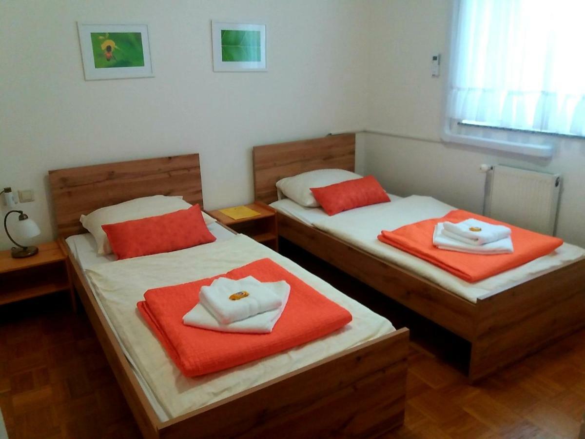 Guesthouse Pri Cebelici Lukovica pri Domžalah Eksteriør billede