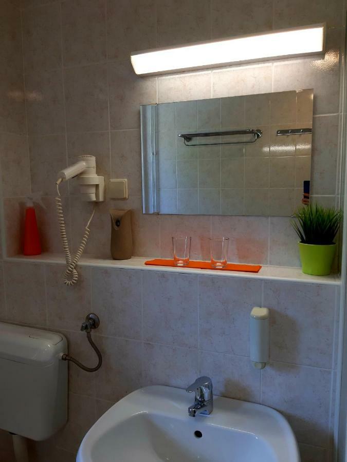 Guesthouse Pri Cebelici Lukovica pri Domžalah Eksteriør billede
